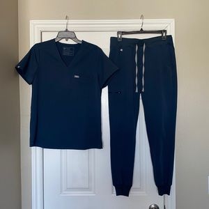 FIGS scrubs in dark harbor size small